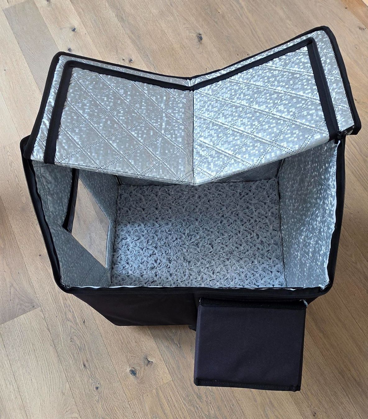 Cucce & Letti: Katzen- oder Hundehaus outdoor – Usato da Stettfurt venduto da 68masi 2