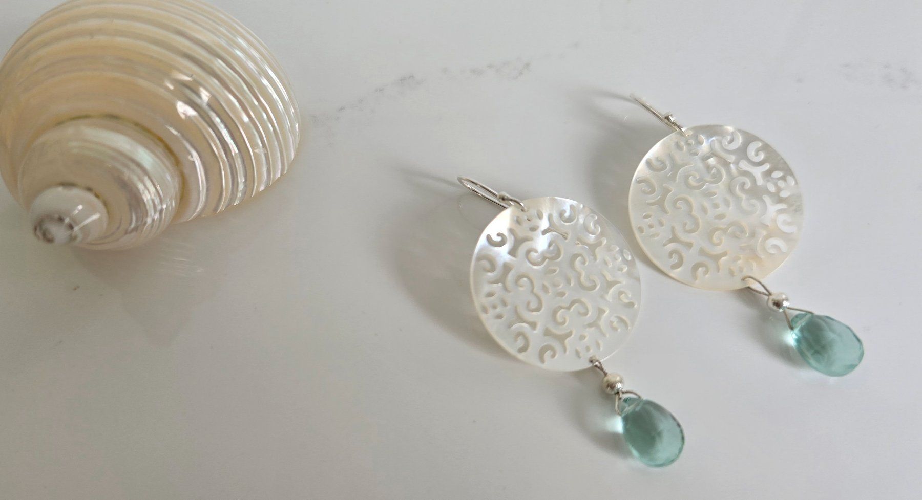 Boucles d'oreille: Perlmutt Mandala Ohrhänger – Neuf (Voir description) à Köniz par Minaja99
