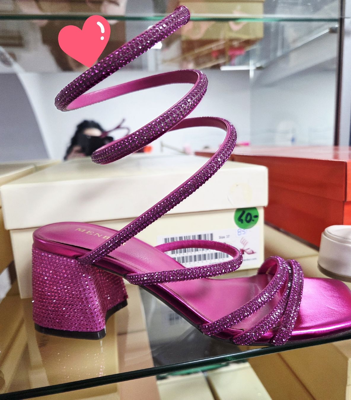 Chaussures femmes: ESAURITE – Neuf avec emballage d'origine à Arbedo par mis_d6lr 1