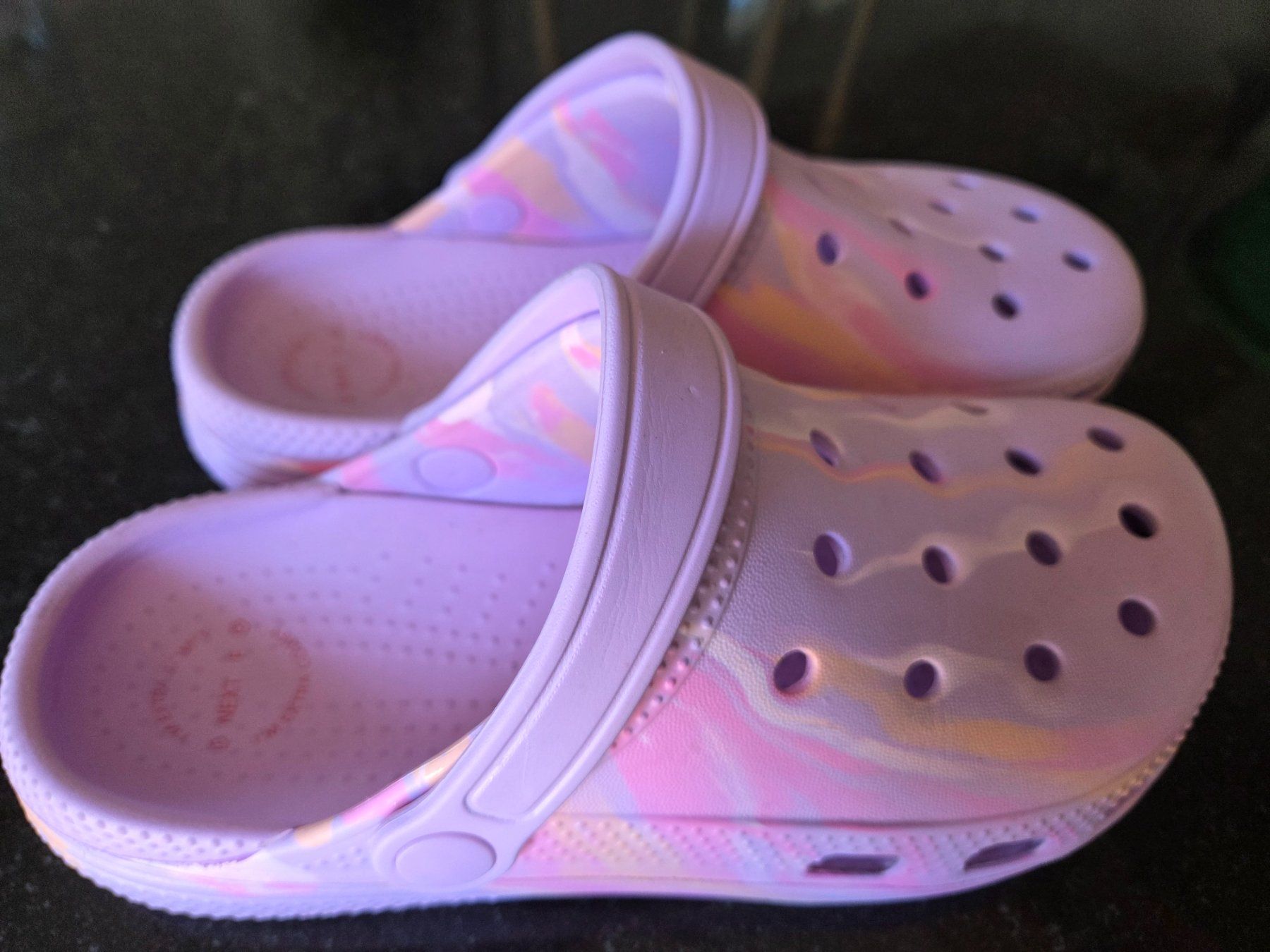 Scarpe per ragazze: Comfort Clogs - lila Gr 35.5 – Usato da Ermensee venduto da Hallo_Schweiz 1