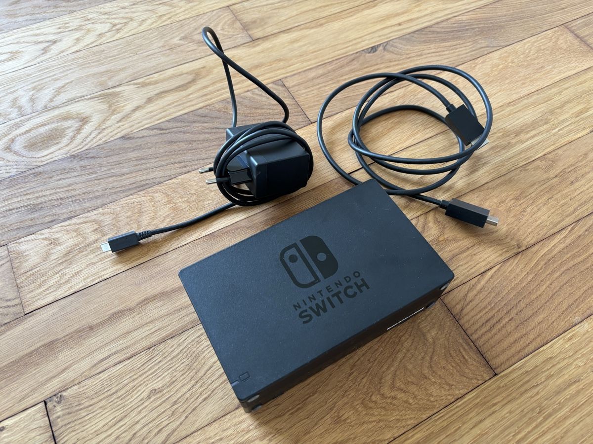 Docking station: Nintendo Switch Ladestation mit Netzteil und HDMI Kabel – Usato da Ennetbaden venduto da Section_H
