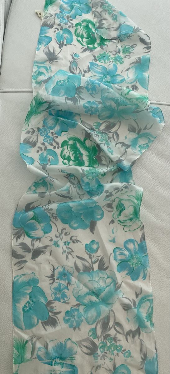 Foulard & Sciarpe: Seiden Schal 🌸 – Usato da Opfikon venduto da Luis144 1