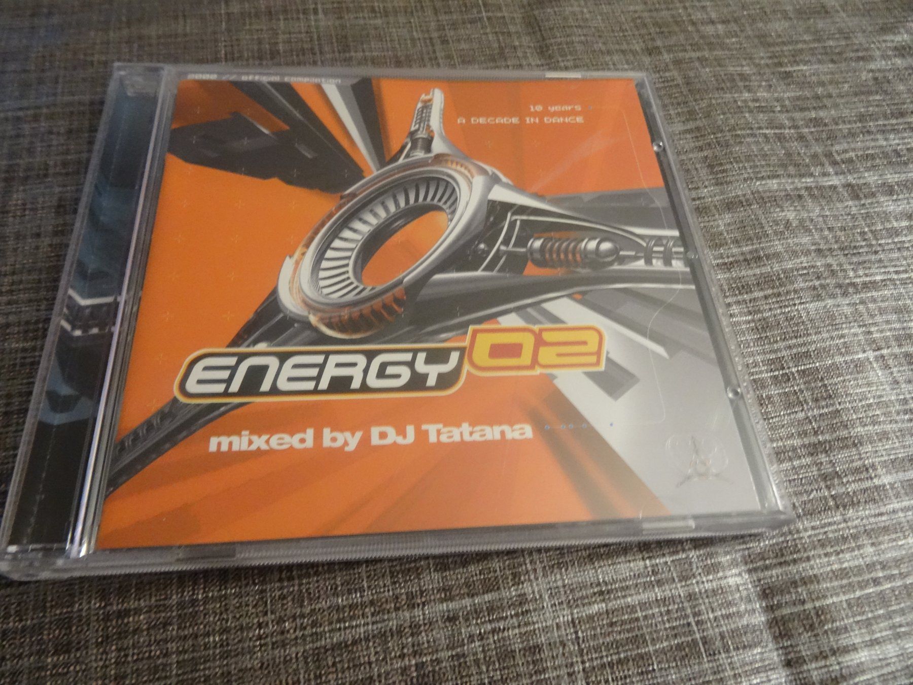 CD: Energy 02 - Mixed by DJ Tatana – Usato da Olten venduto da Disc-Ausverkauf