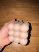 Bubble Kerze quadratisch hellbeige unbenutzter Zustand