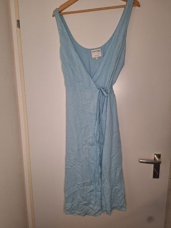 Sommer Wickelkleid Hellblau Gr. S luftig