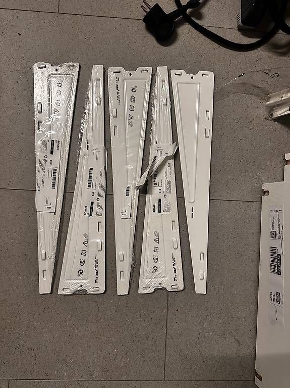 Scaffali: IKEA Algot und Besta Regal – Usato da Stallikon venduto da jpkoch74