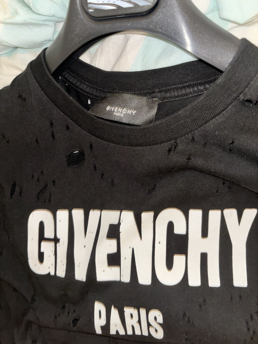 Givenchy T-shirt: Givenchy T-Shirt Grösse M – Usato da Untersiggenthal venduto da capodanilo6 2