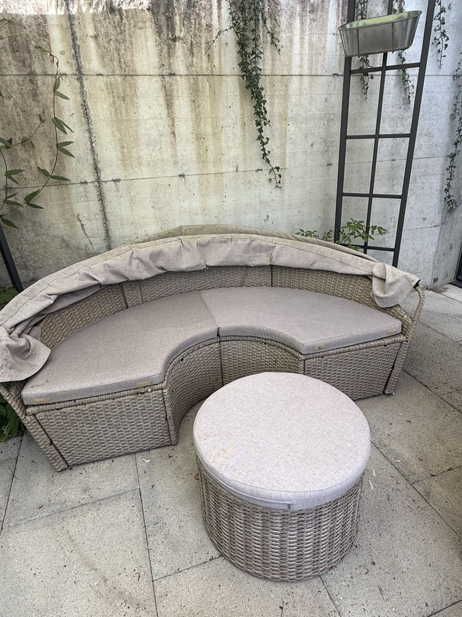 Sofas: Garden sofa  – Defekt aus Walchwil von Luxury_wardrobe 1