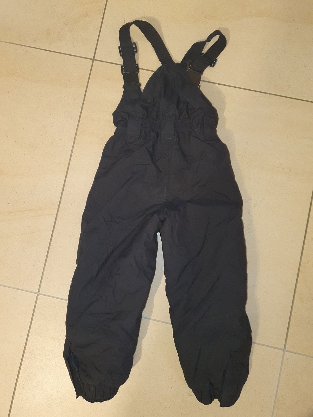 Hosen: Skihose Grösse 104 schwarz mit Trägern – Gebraucht aus Uetendorf von Judi80 1