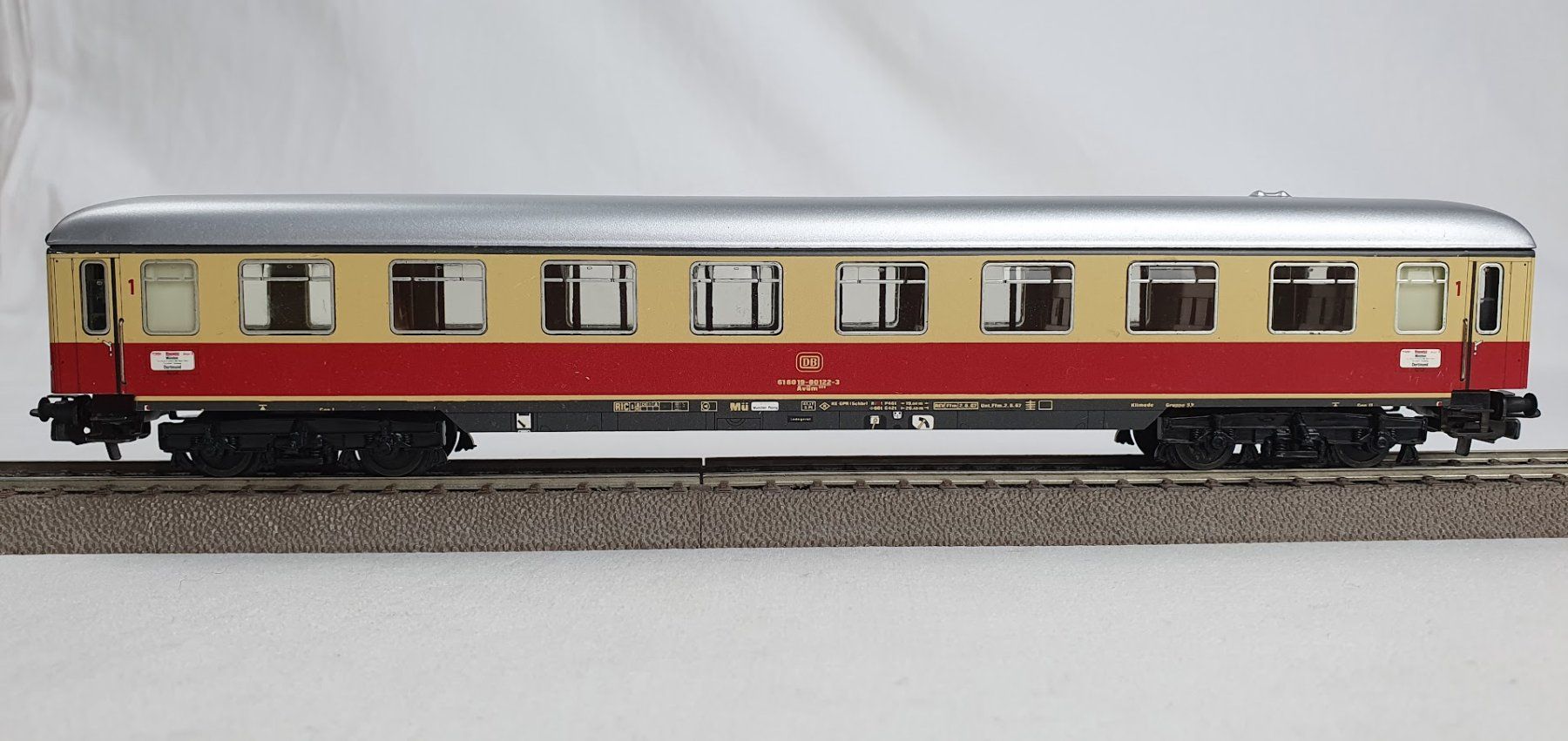 Märklin Modellini di ferrovie: Märklin 4085 DB Avüm "TEE-Abteilwagen", Version: 1970 – Usato da Seon venduto da voAllBah