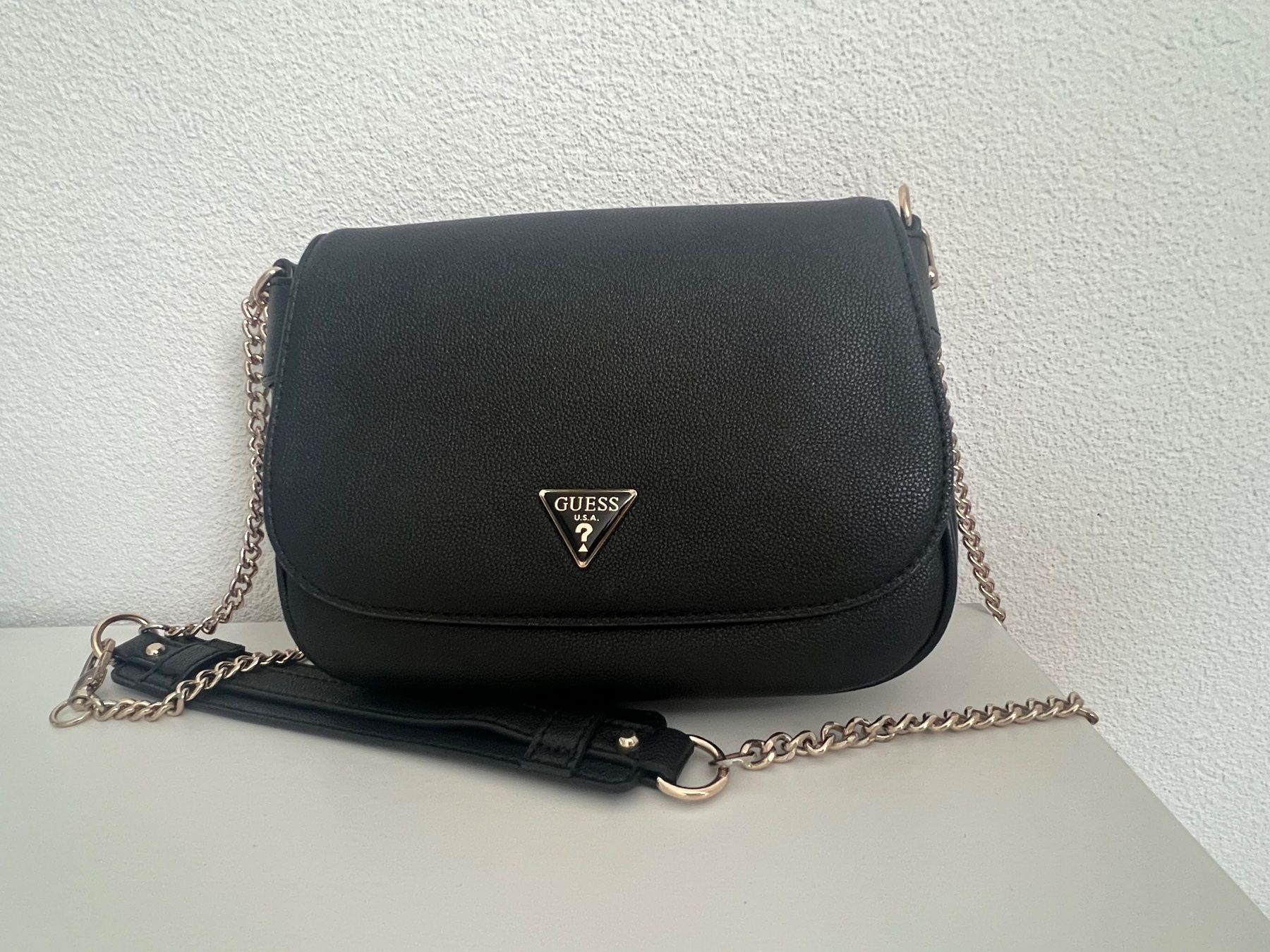 Guess Borse da donna: Schwarze Guess Tasche – Usato da Schaffhausen venduto da mary.d 1
