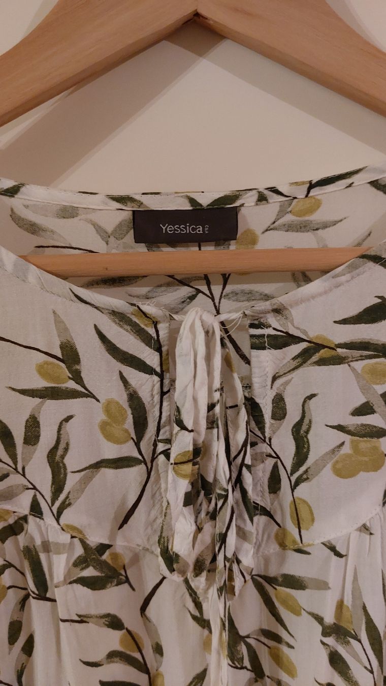 C&A Camicette: Hübsche Bluse von Yessica, Grösse 40, mit Olivenmuster – Usato da Niedergösgen venduto da Bertiana 1
