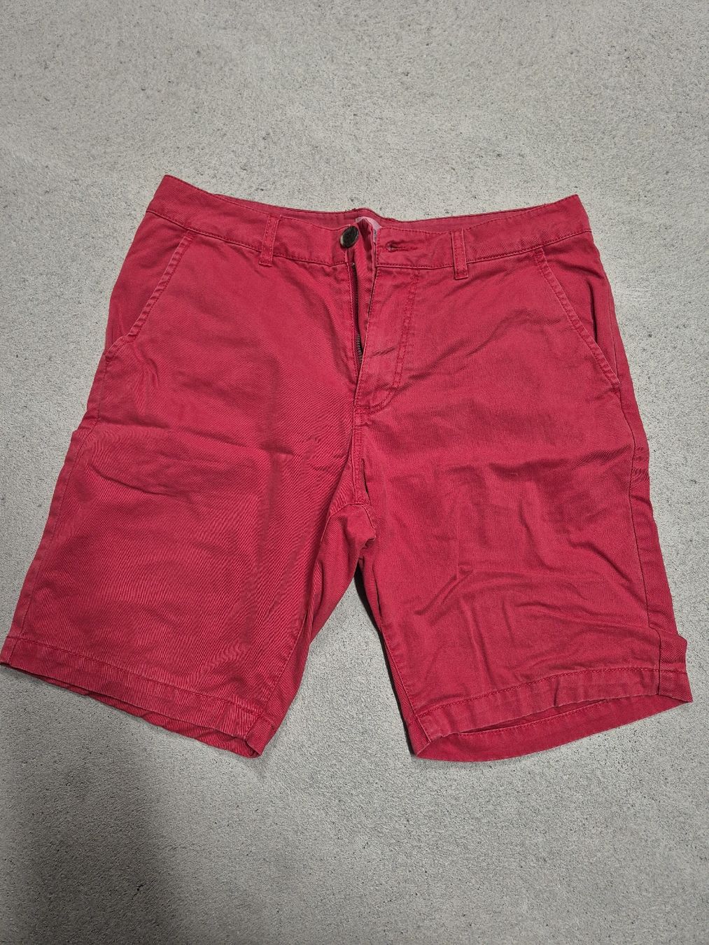 Hosen: Pier One Herren-Shorts, Gr. 30, rot – Gebraucht aus Känerkinden von melbaumg