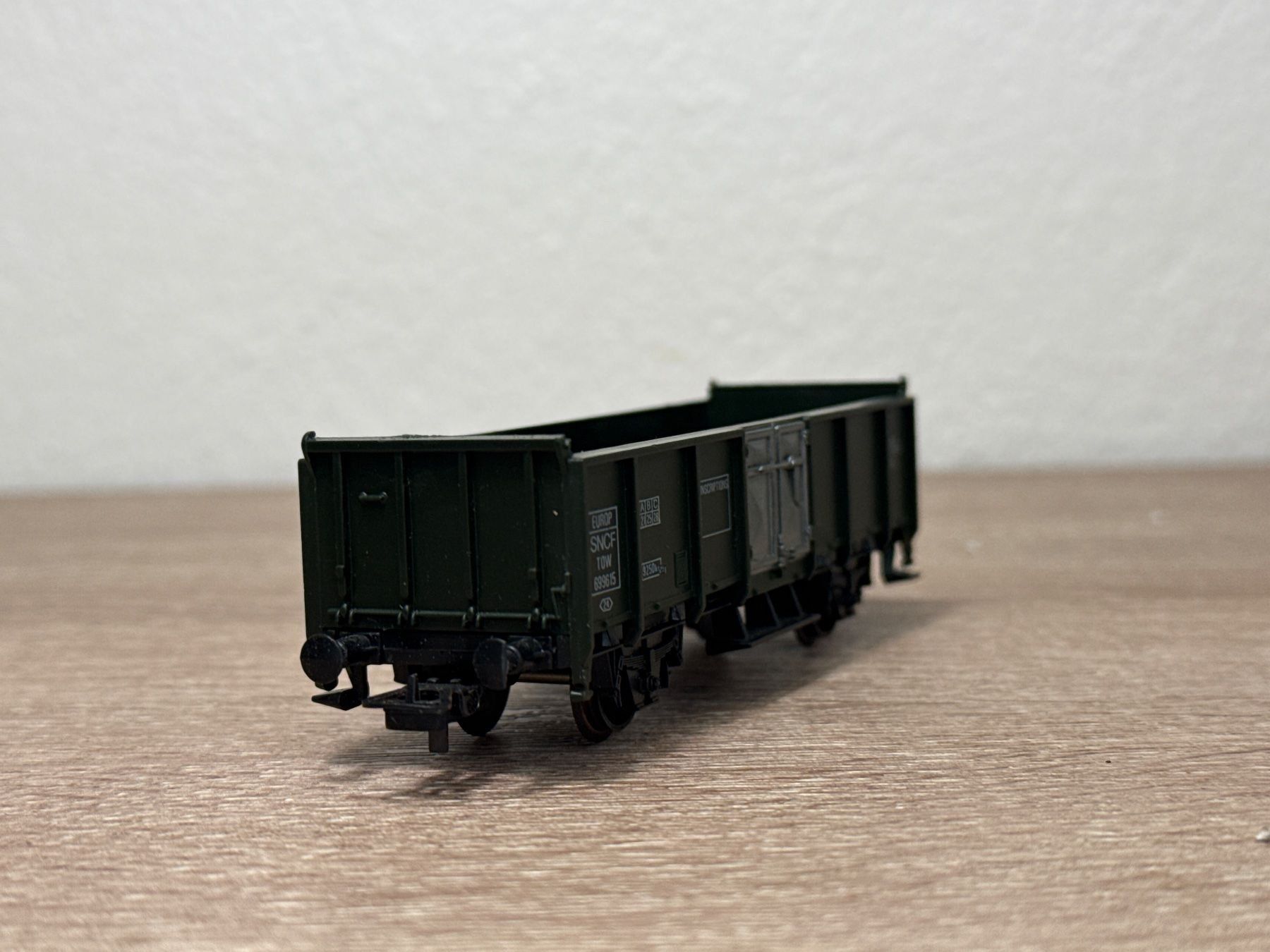 Lima Modellini di ferrovie: Lima Güterwagen SNCF H0 (214) – Usato da St-Aubin-Sauges venduto da Lo_Go 2