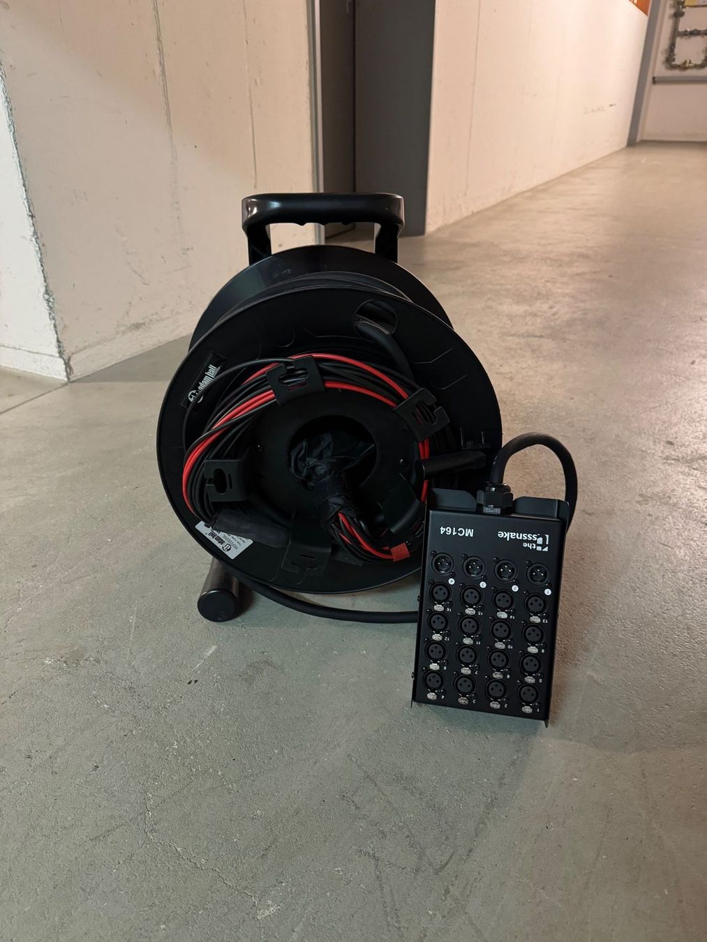 Cavi: the sssnake MC164 + Adam Hall 70226 Professional Cable Drum – Usato da Glattpark (Opfikon) venduto da iCon