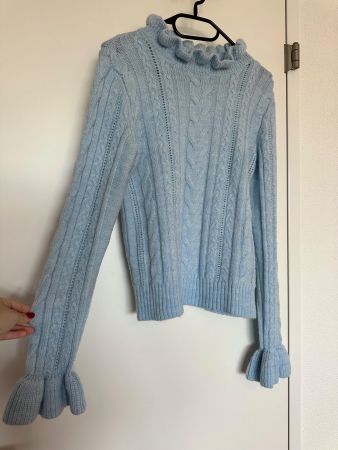 Süsser Pullover hellblau mit Rüschen H&M - XS - wie NEU!