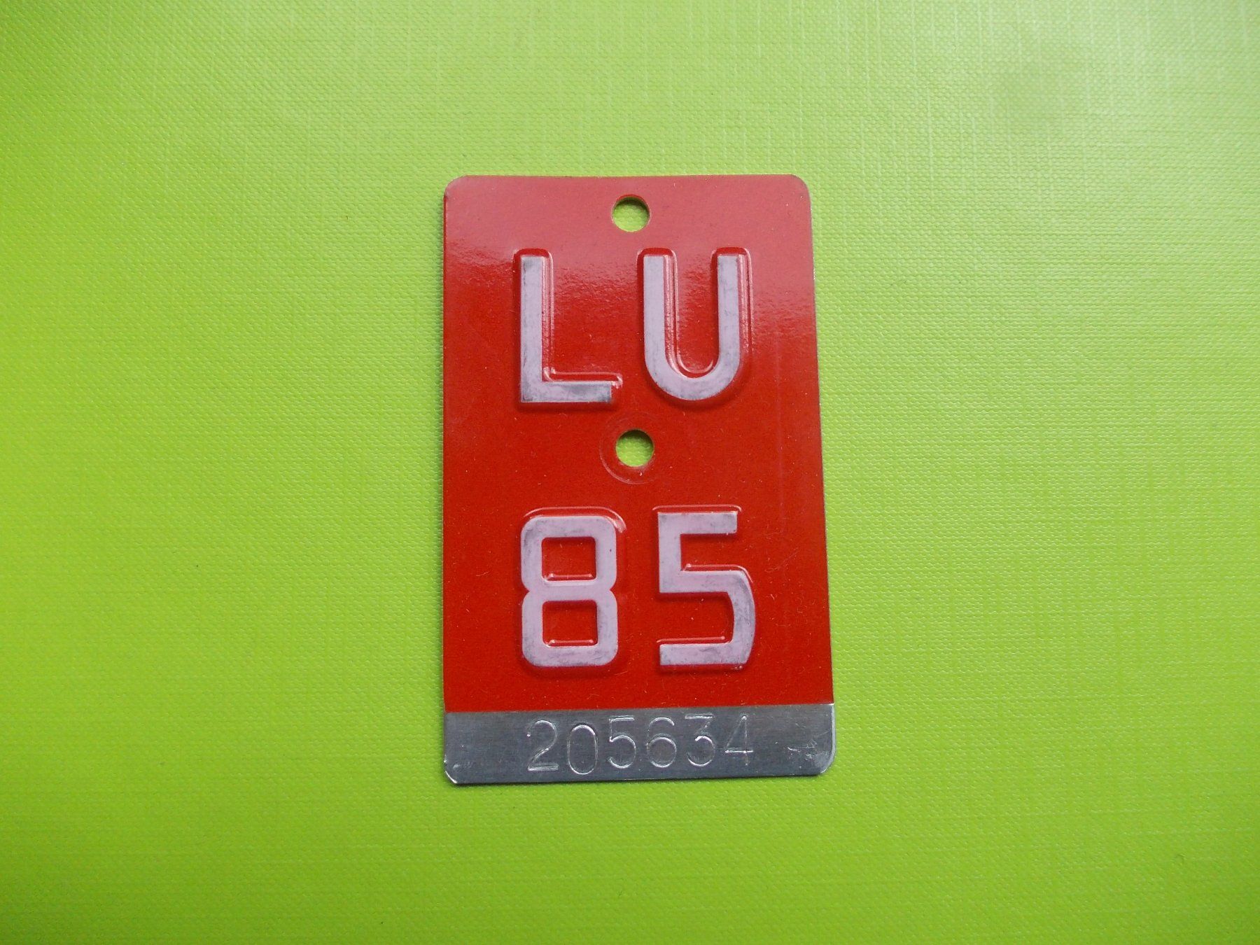 Insegne: Velonummer / Fahrradnummer LU 85 – Usato da Gsteigwiler venduto da HORMIGA21