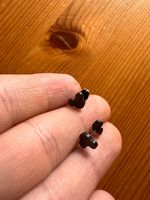 Schwarze Ohrstecker in Mäusekopf-Form – 1 Paar