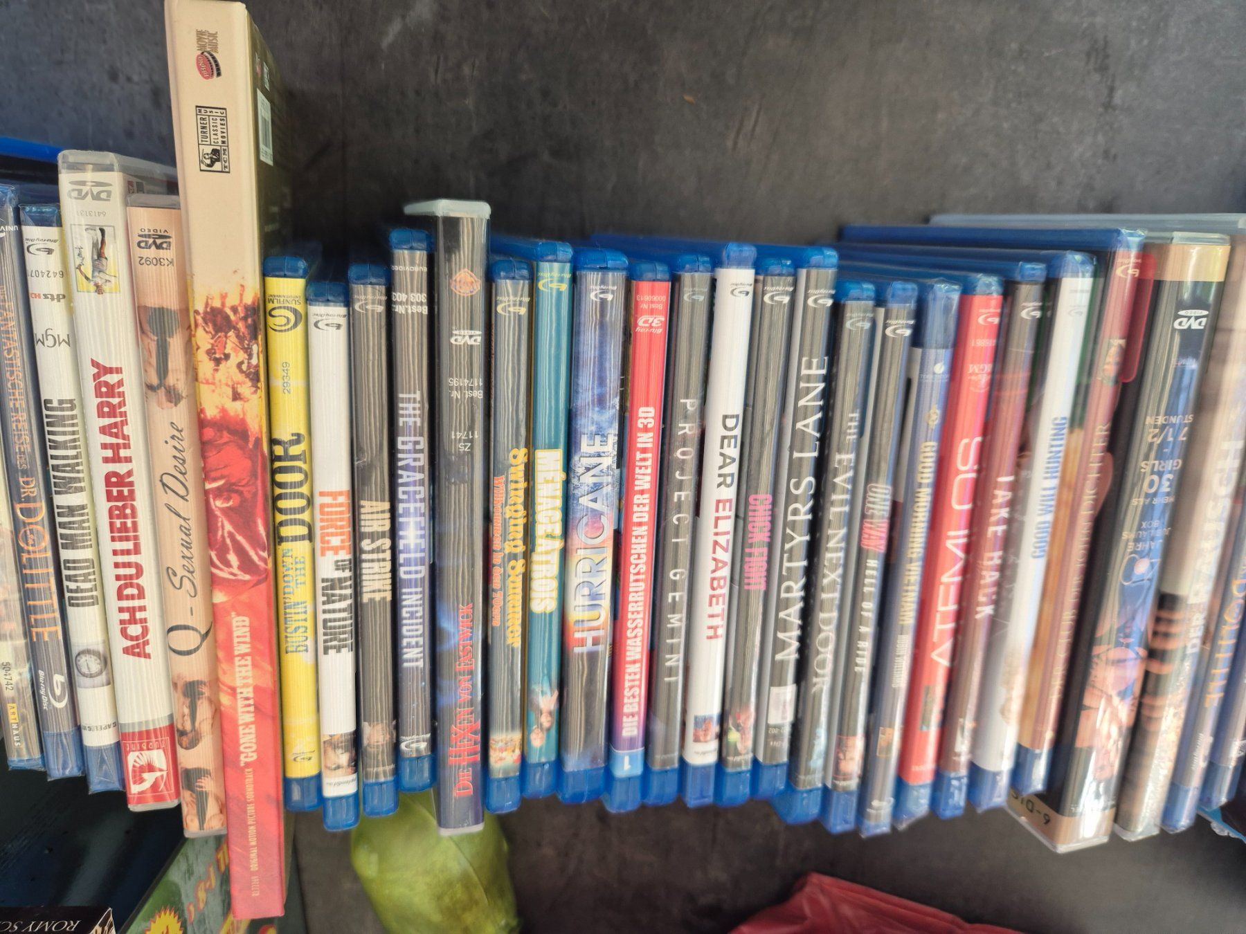 Tutti i DVDs: 5000  DVD Blue Ray Video Kassetten Sammlung – Usato da Zweisimmen venduto da Kleindietwil 9