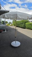 STEWI mit massivem Betonfuss auf Rändern inkl. Sonnenschrim