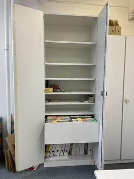 Armadi: Hoher Schrank – Usato da Männedorf venduto da glasfusion 1
