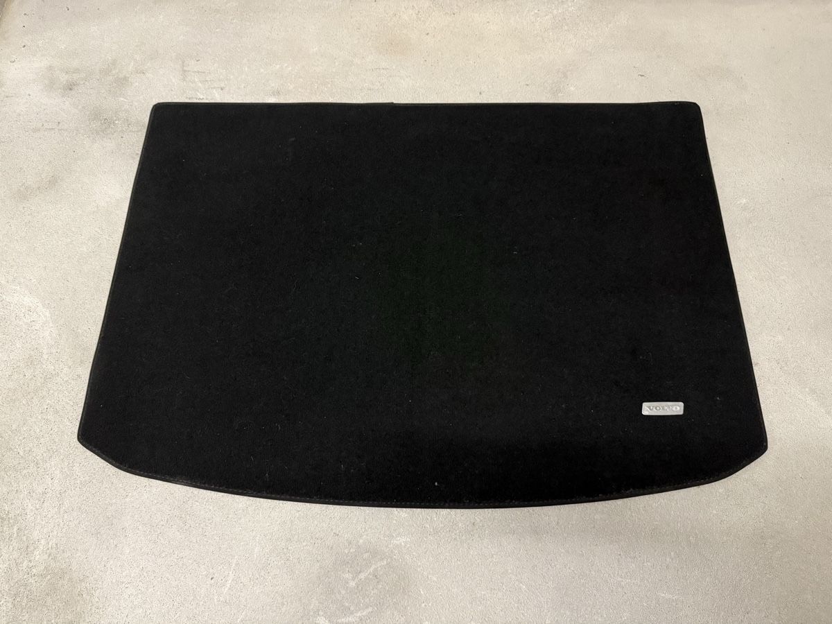 Volvo Tappeti & Tappetini: Volvo V40 2012-2019 wendbare Kofferraummatte – Nuovo (secondo la descrizione) da Zäziwil venduto da mar_cj7l