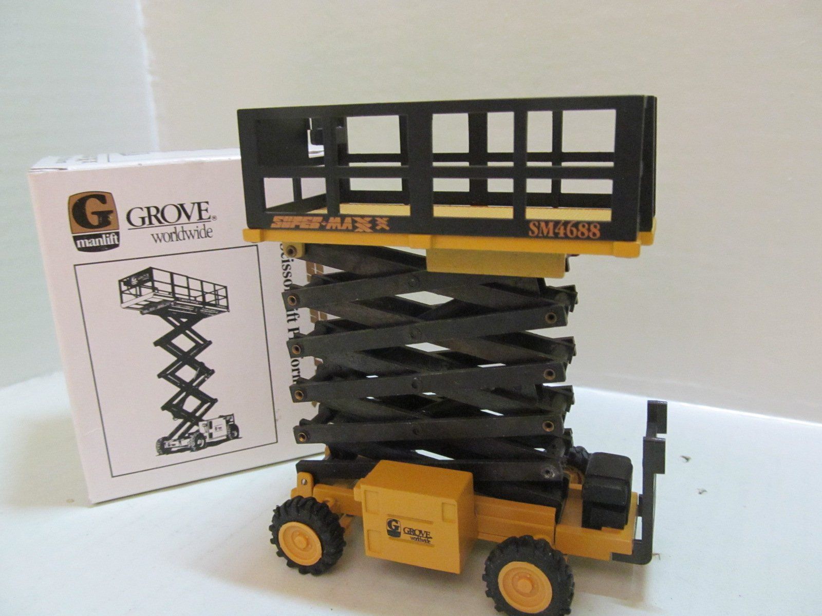 GROVE SUPER MAXX LIFT PLATFORM 1:50 NZG (Neu und originalverpackt) in ...