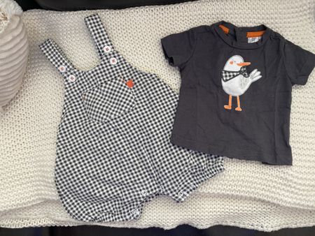 Ensemble salopette et t-shirt taille 56 NEUF