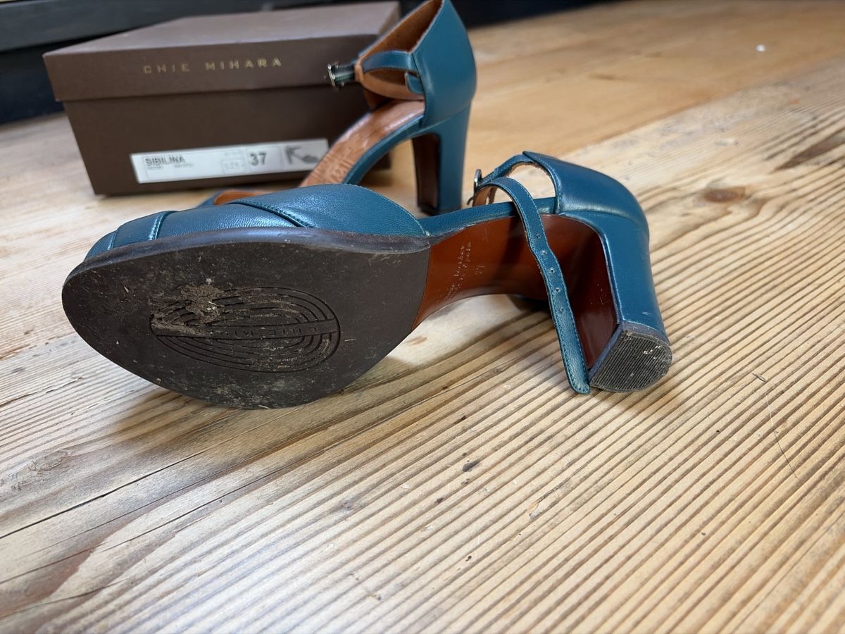 Chie Mihara Scarpe da donna: Chor Mihara Pumps Gr 37 – Usato da Wald ZH venduto da biene811 2