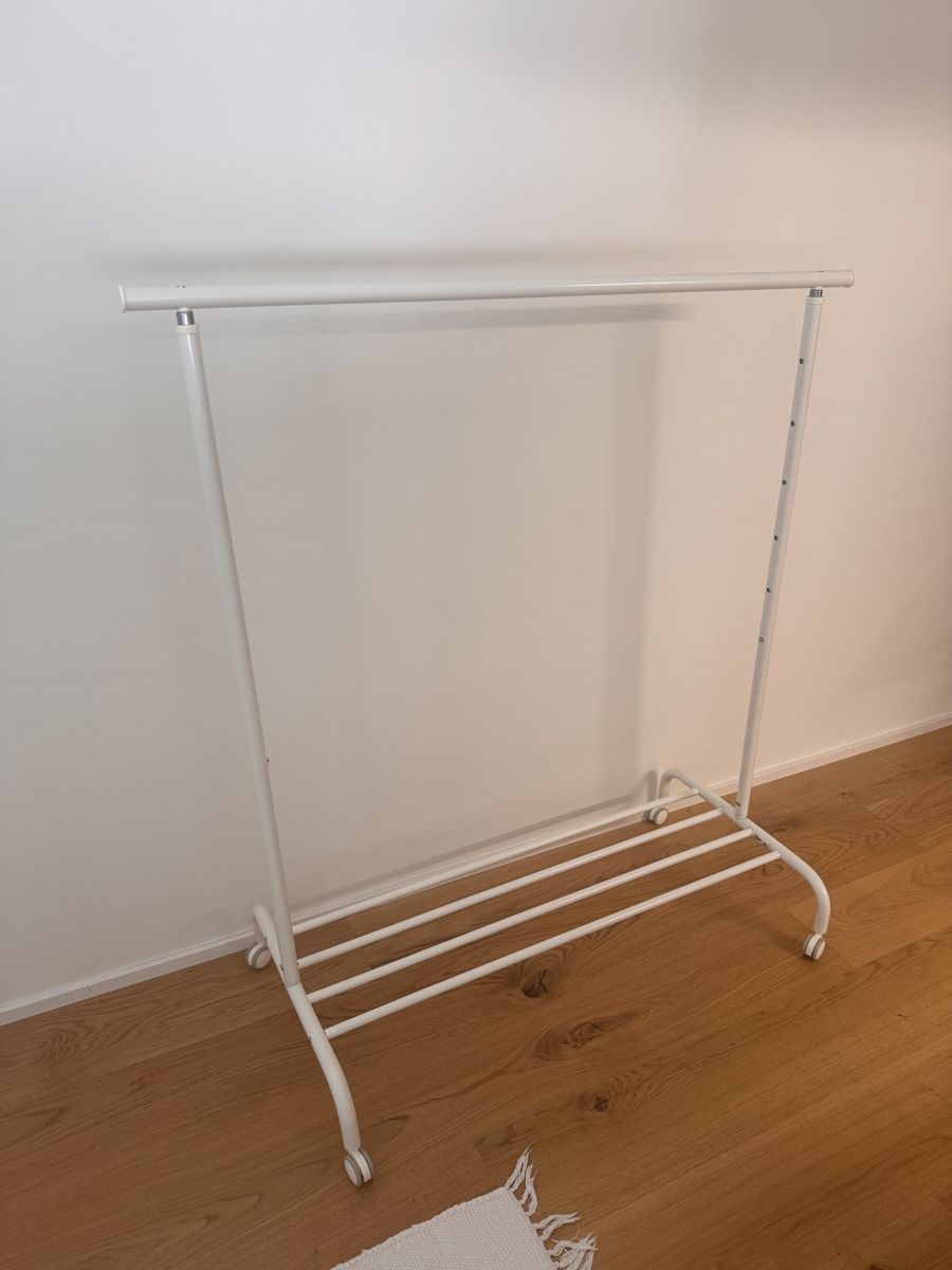 Ikea Stenditoi: Ikea clothes rack RIGGA – Usato da Dielsdorf venduto da Ladse1