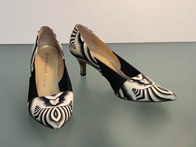 Kaiser Scarpe da donna: Peter Kaiser Pumps Gr. 39 Retro Design schwarz/weiss – Usato da Kreuzlingen venduto da Musikremo