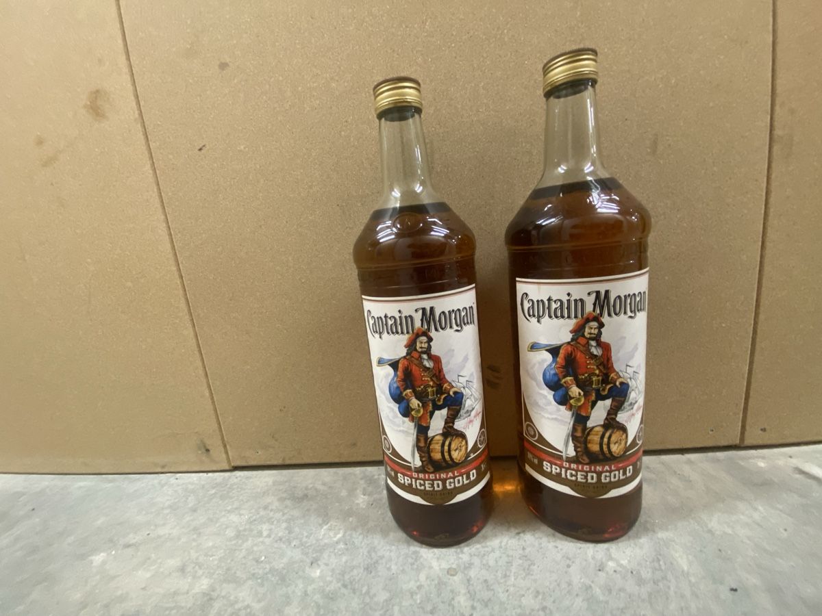 Spirituosen: 2 bouteilles de 3 litres de rhum Capitaine Morgane  – Neu (gemäss Beschreibung) aus Chamblon von tho_n7px