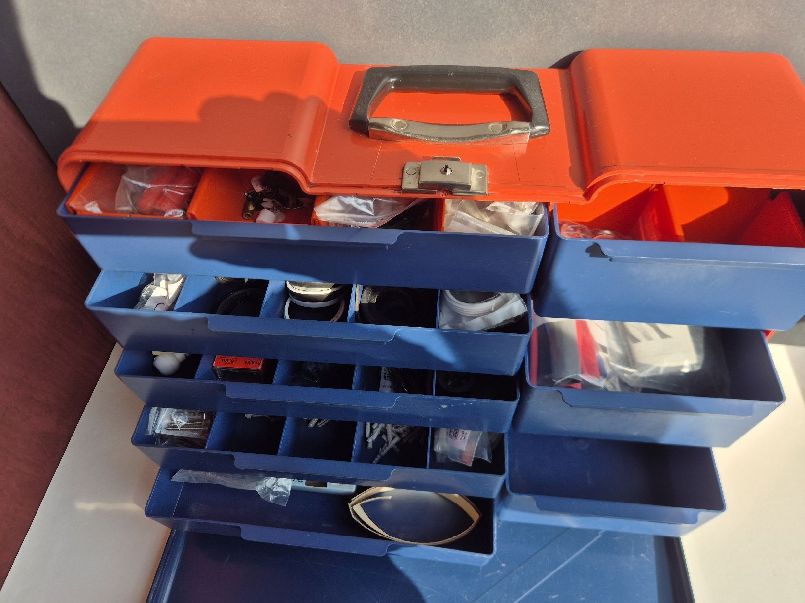 Ablagesysteme: Poly-Butler Sortimentskoffer Organizer mit Inhalt – Gebraucht aus Rotkreuz von felixbucher01 4