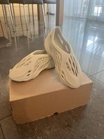Yeezy Foam Runner SAND (US 11 / 46)