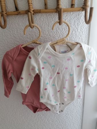 2 süsse Baby Body's Gr. 62/68