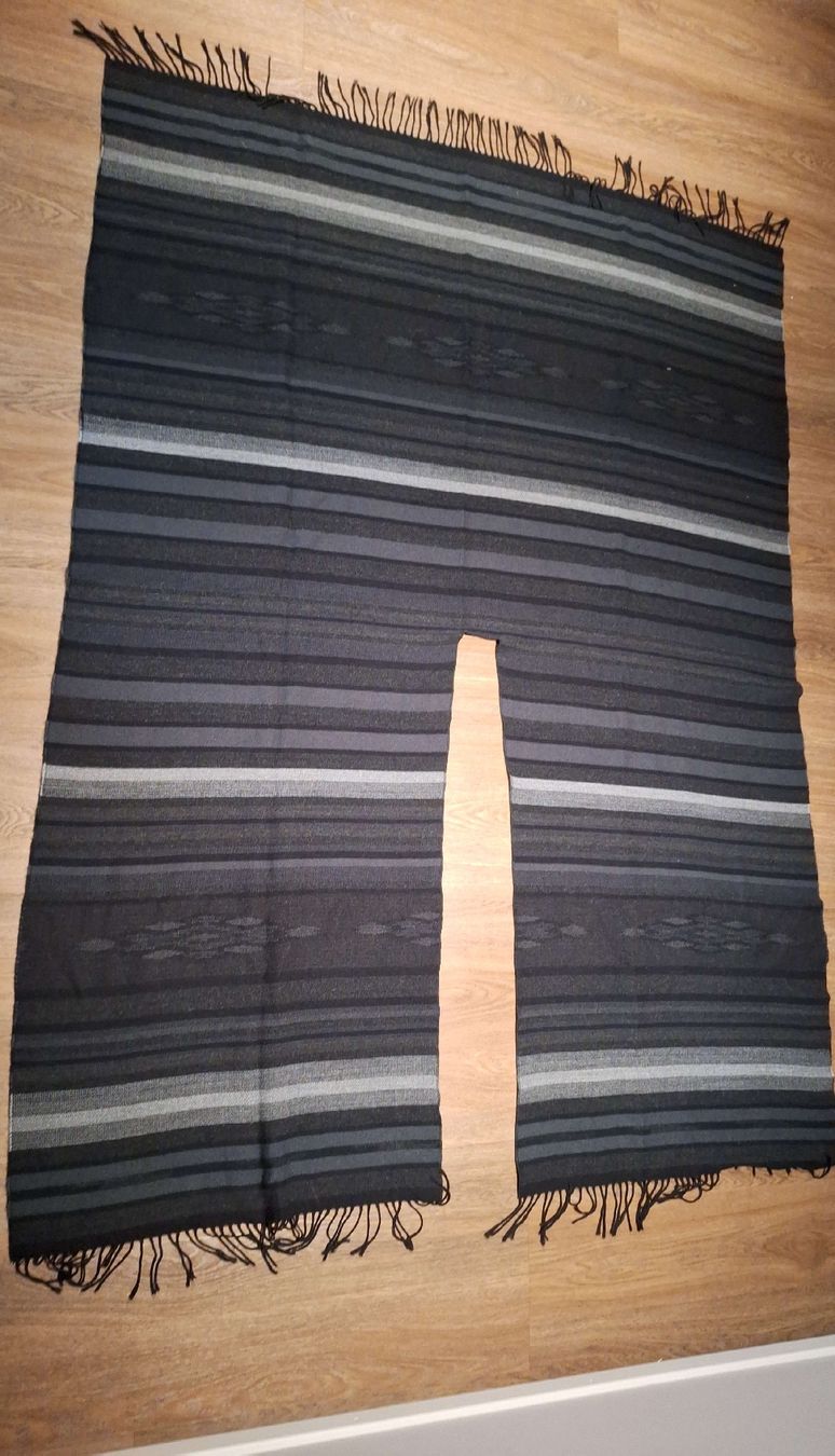 Altro in Moda donna: Stylischer Webponcho mit Fransen – Nuovo (secondo la descrizione) da Diessenhofen venduto da str_p57p 1