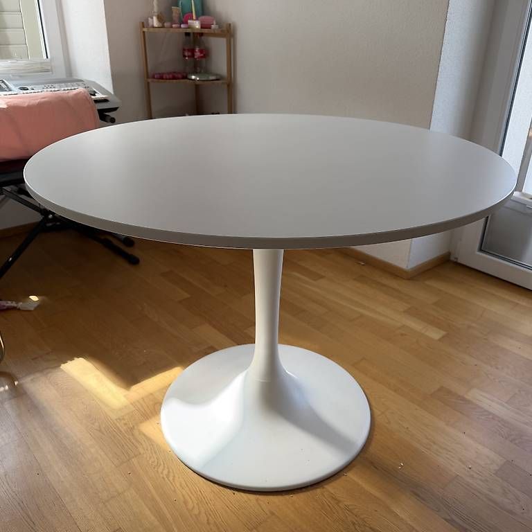 Ikea Tavoli: IKEA Docksta Tisch neuwertig – Usato da Elgg venduto da Bridgetstones