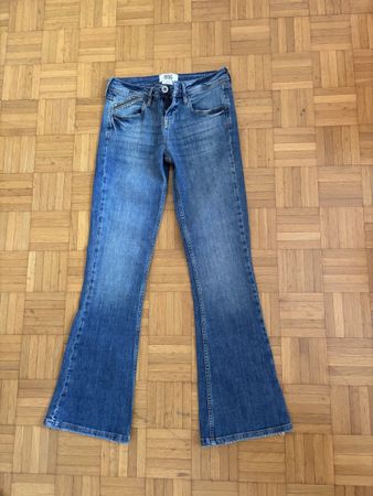 BDG Flared Jeans brandneu