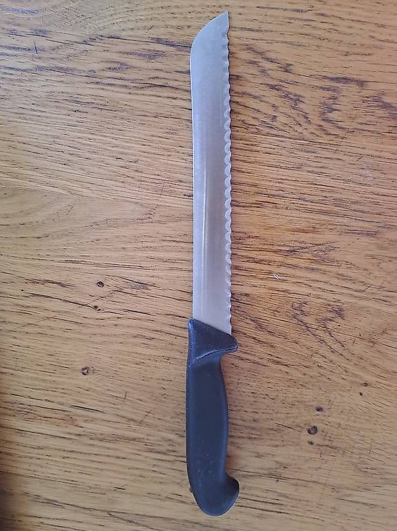 Couteaux de cuisine: Brotmesser  – D'occasion à Liestal par daspi01 1