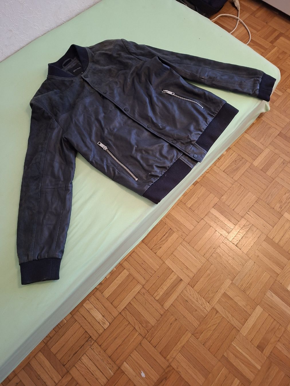 Giacche: veste  – Usato da Lausanne venduto da dan_wh6c