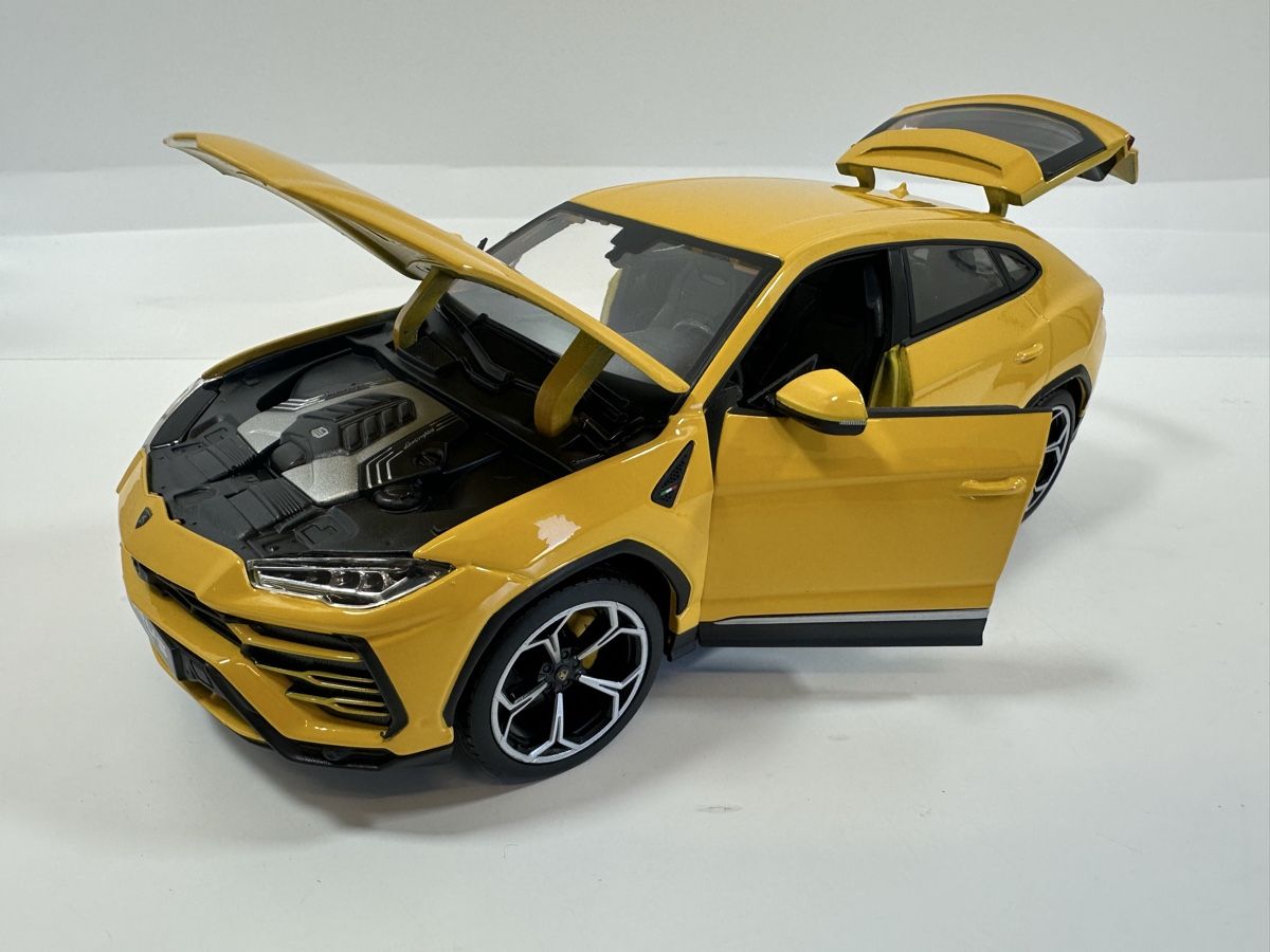 Bburago Modellini d'auto: Lamborghini Urus 1:18, gelb, BBURAGO  – Nuovo (secondo la descrizione) da Zofingen venduto da rf9_x2xt 8