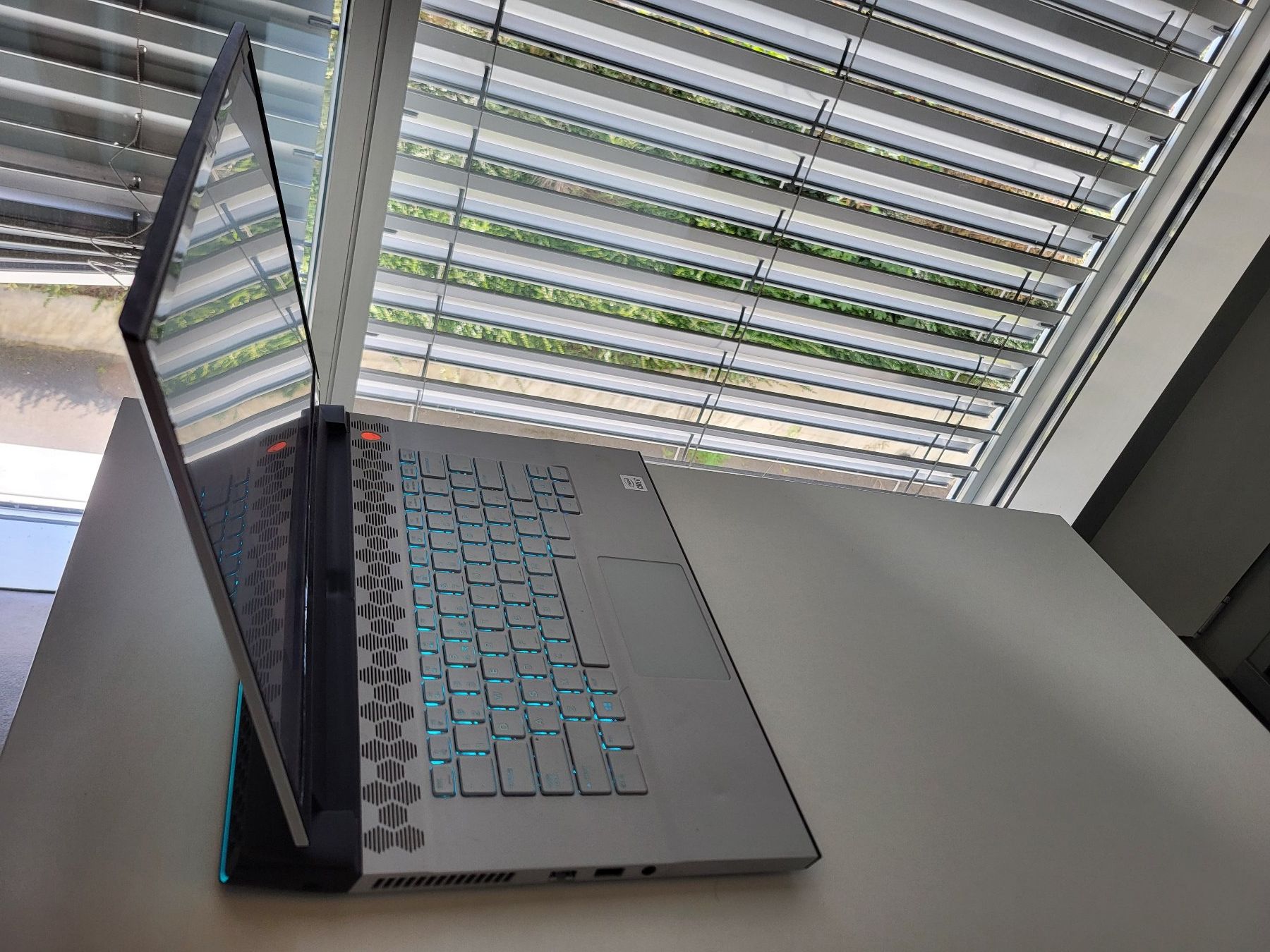 Alienware Notebook: Alienware M15 R4 with RTX 3070 – Usato da Zürich venduto da atr_j59c 1