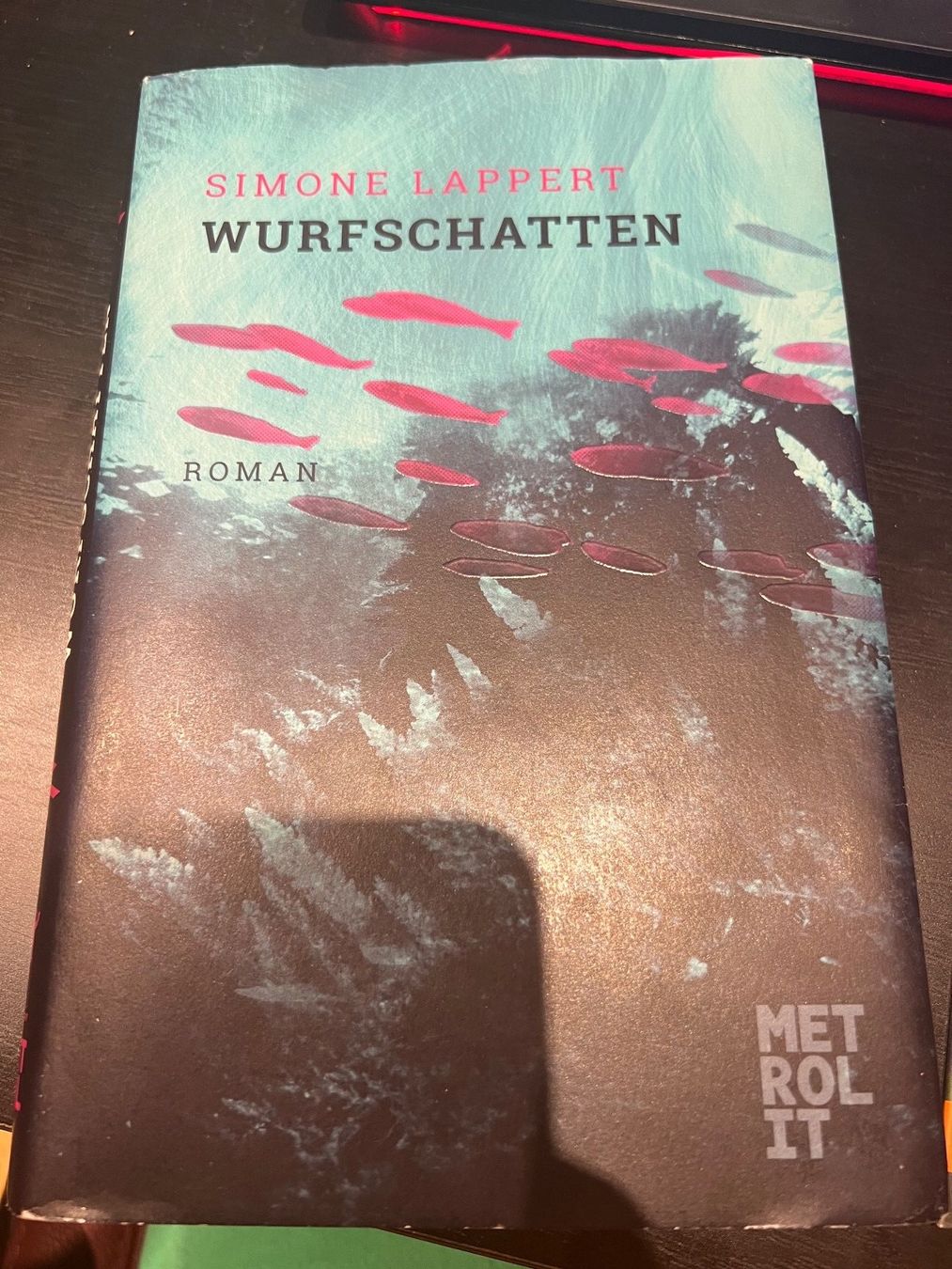 Libri: Roman "Wurfschatten" von Simone Lappert – Nuovo (secondo la descrizione) da Zweisimmen venduto da MrStylish5x9