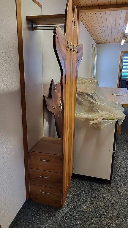 Garderobe: Garderobe Kirschbaum – Gebraucht aus Othmarsingen von rem_5trt 1