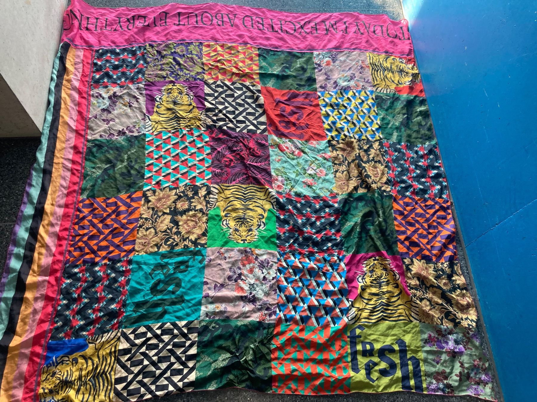 Foulard & Sciarpe: sehr grosses Foulard, Patchwork Style, Seide – Usato da Zürich venduto da Idbiw 5