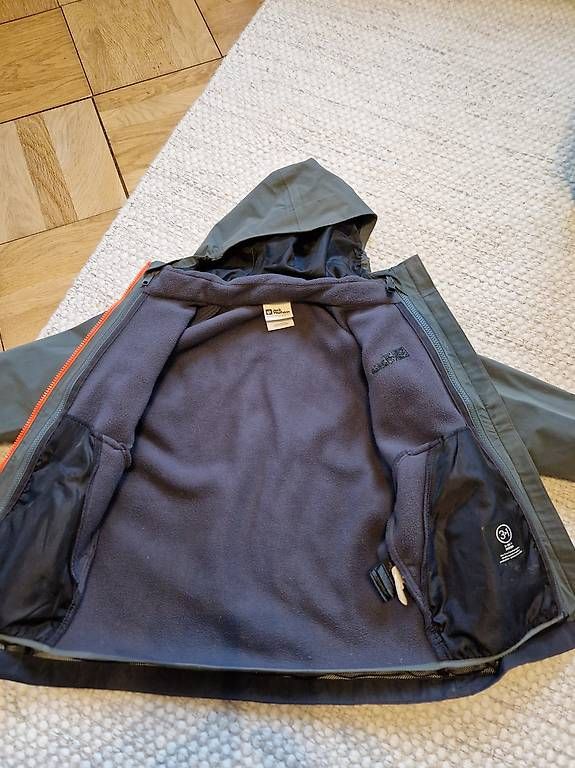 Giacche & Cappotti: Jack wolfskin 3 in 1 jacke gr. 128 – Usato da Zürich venduto da Petrawo 3