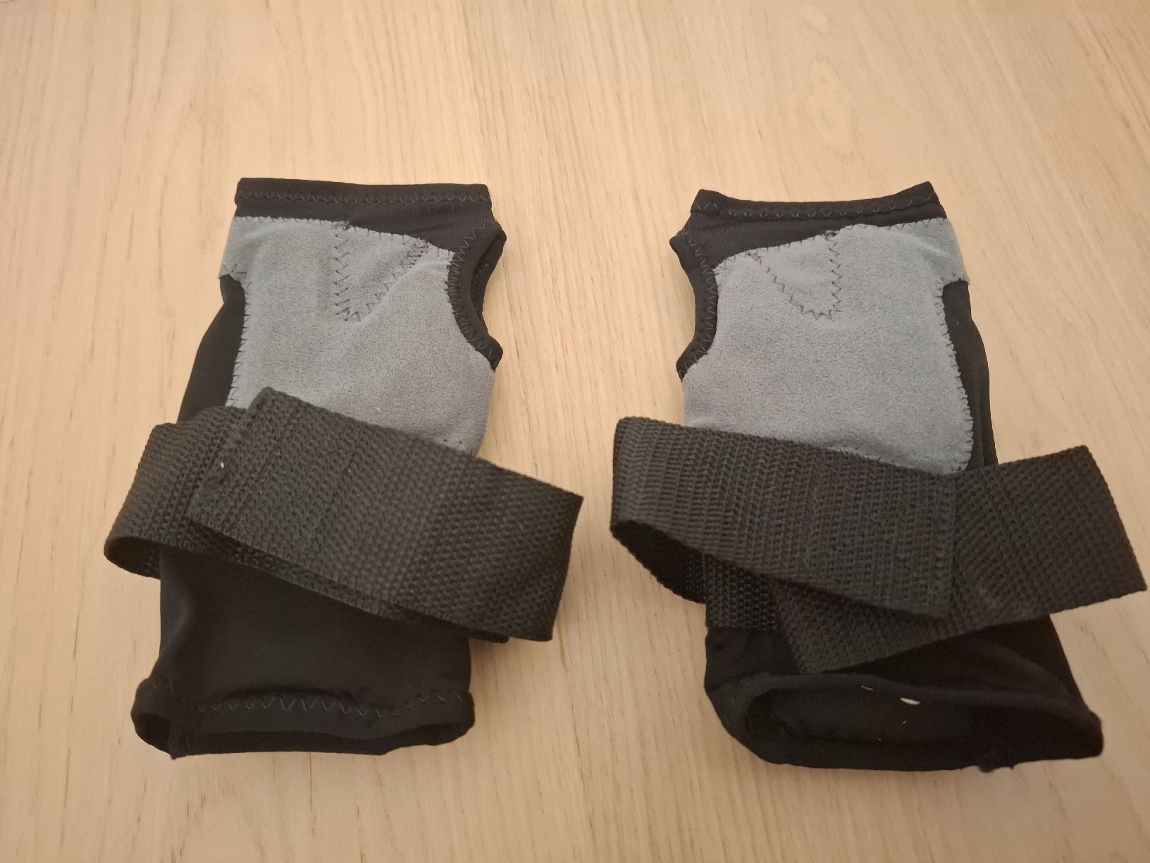 Decathlon Protezioni & Imbottiture: Handgelenkschutz von Decathlon – Usato da Oberwil BL venduto da nuvomind 2