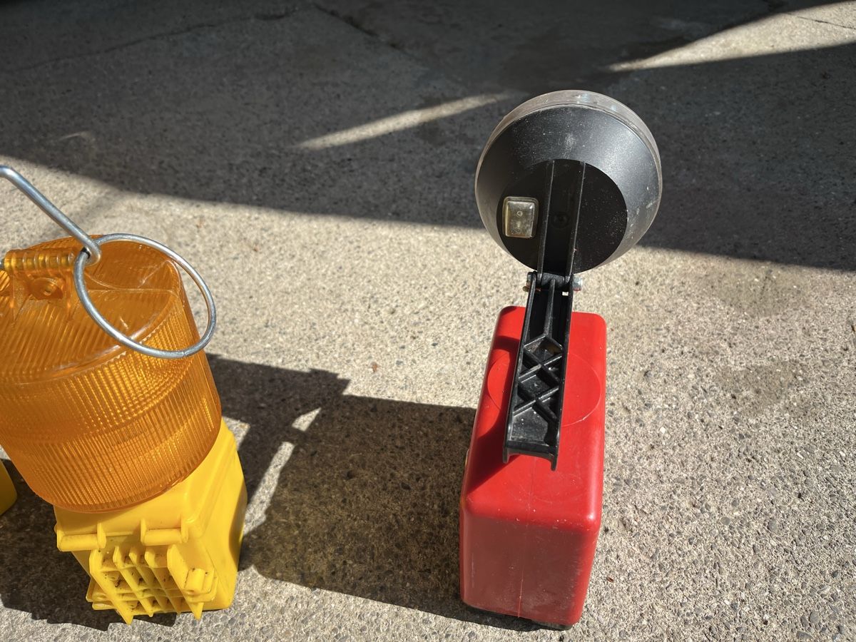 Lampade: Nissen Lampe, Oldtimer Warnleuchte mit 6V Blockbatterie – Usato da Egliswil venduto da Downhill 2