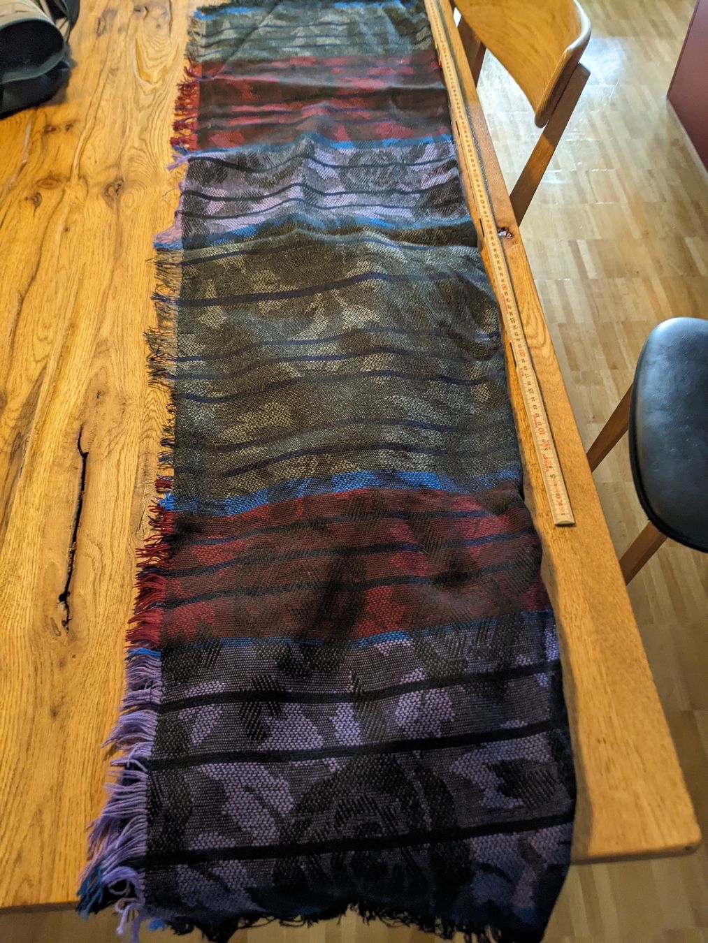Foulard & Sciarpe: Herbstlicher Schal mit Fransen – Usato da Basel venduto da labaffe01 1