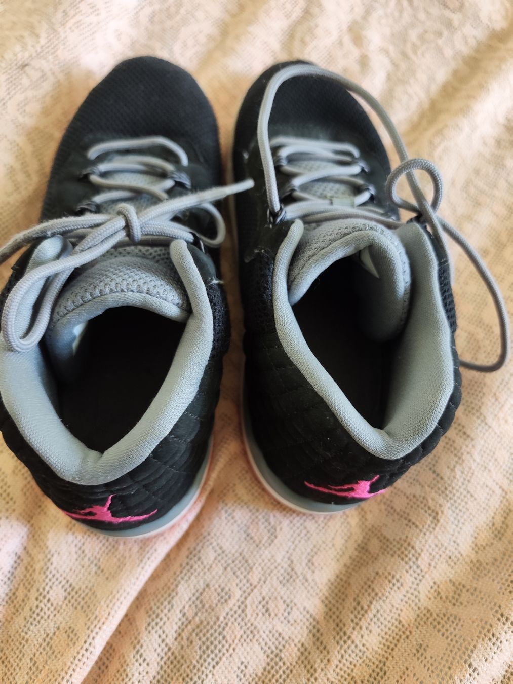 Jordan Scarpe per ragazze: Jordan Turnschuhe gr. 35 – Usato da Muttenz venduto da Hermesvonthan 5